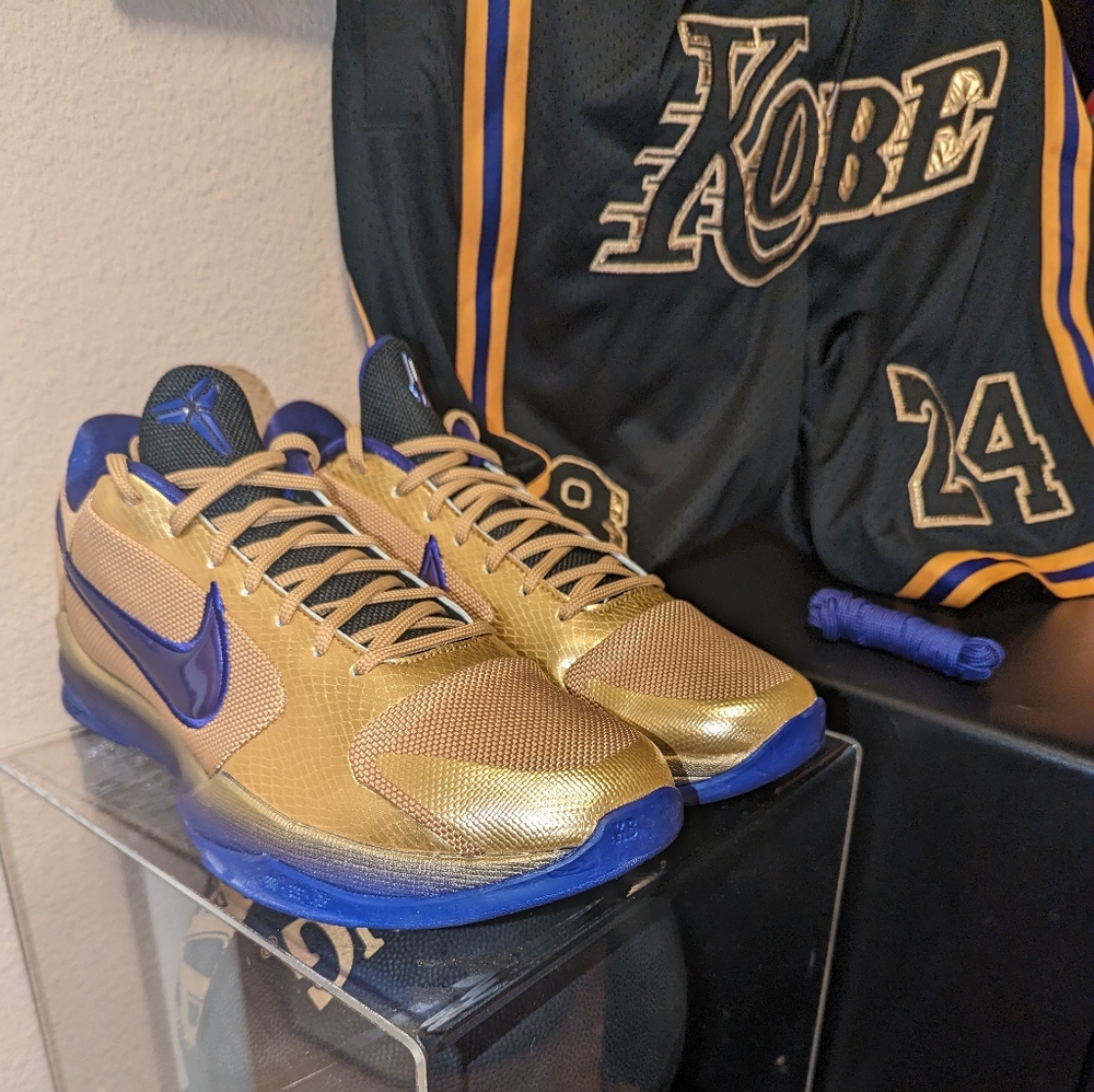Nike Zoom Kobe 5 Protro x Undefeated Hall Of Fame